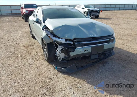 2025 Kia K4 Lxs из США, поврежденный, VIN 3KPFT4DE4SE026707